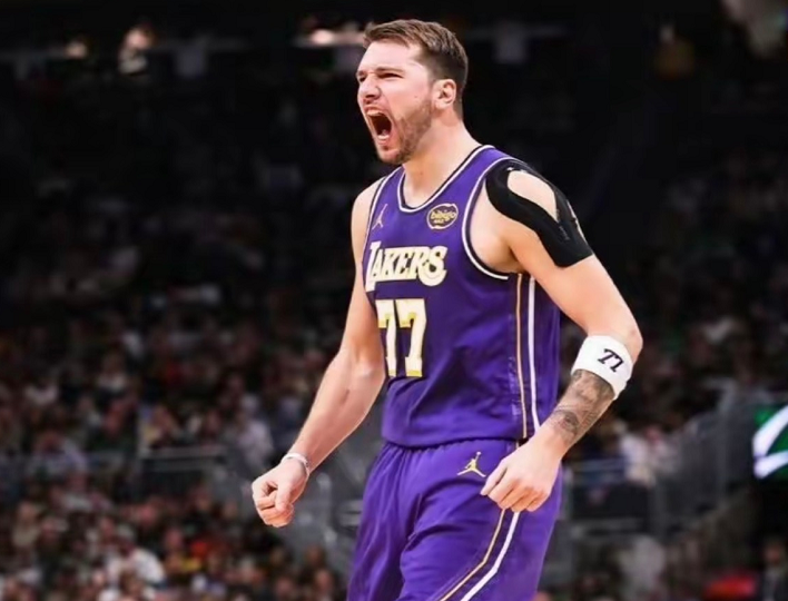 华体会官网-申京轰33+9+6仍无缘今日最佳!对不起,你碰到创纪录的东契奇了