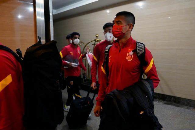 1643455505985068914.png 国足.png