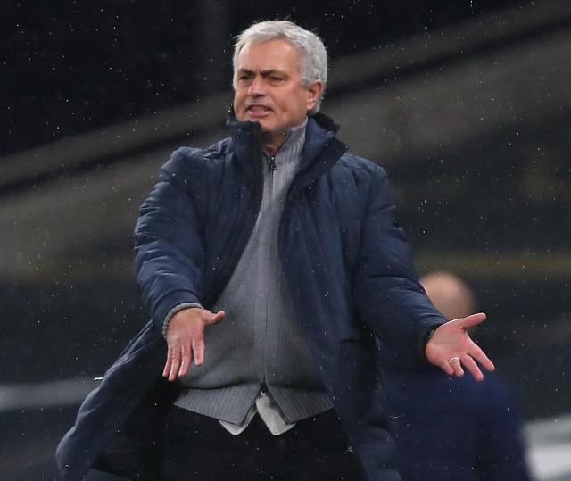 穆里尼奥：热刺被个人失误坑了 凯恩两个脚踝受伤